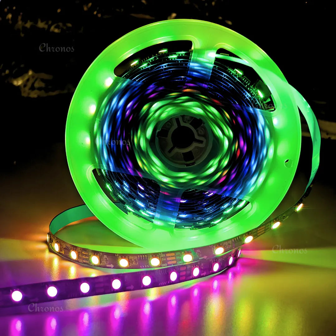 RGBIC strip demonstrating the Crossing effect with intersecting colors
