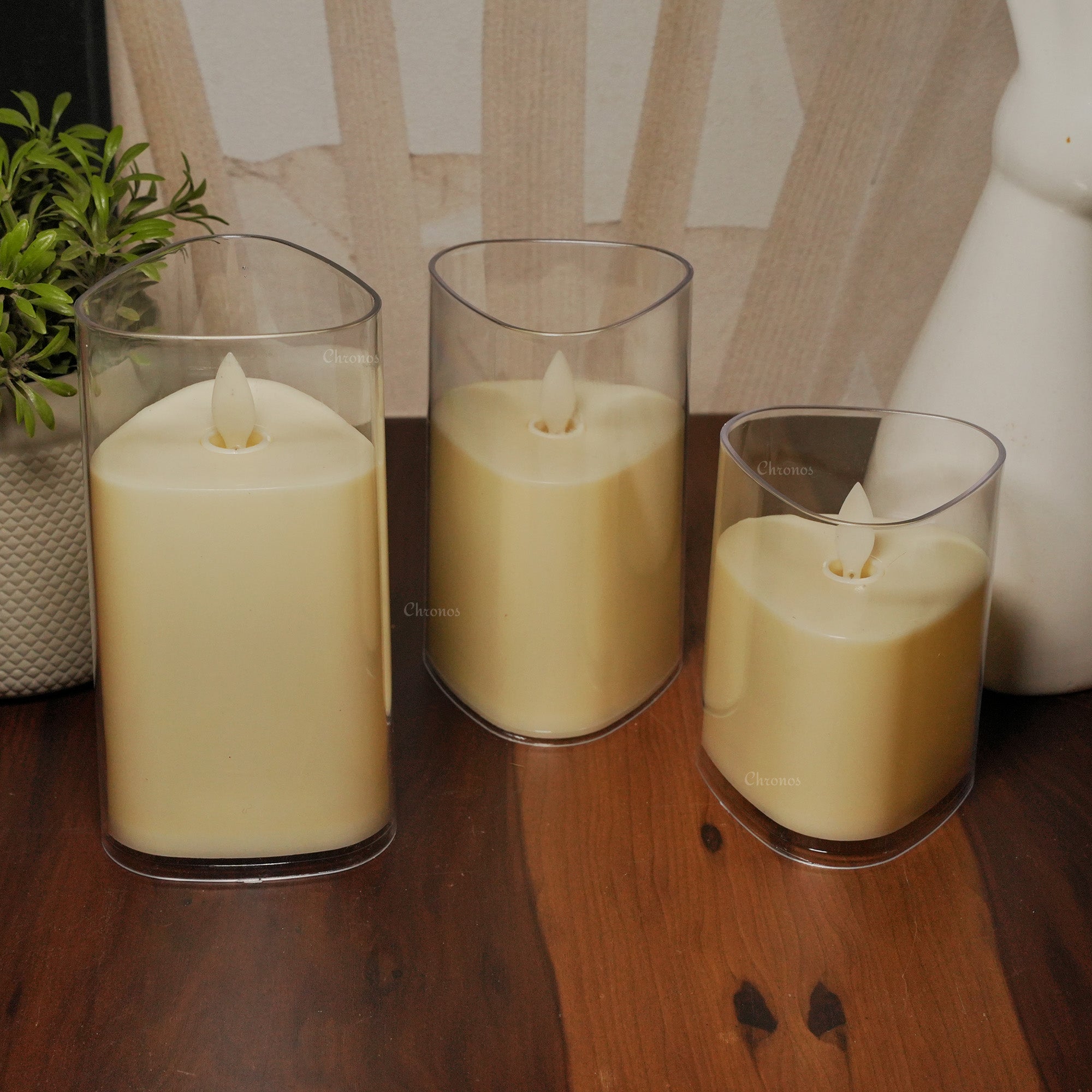 Realistic flameless candle with moving wick technology, perfect for creating a warm ambiance.