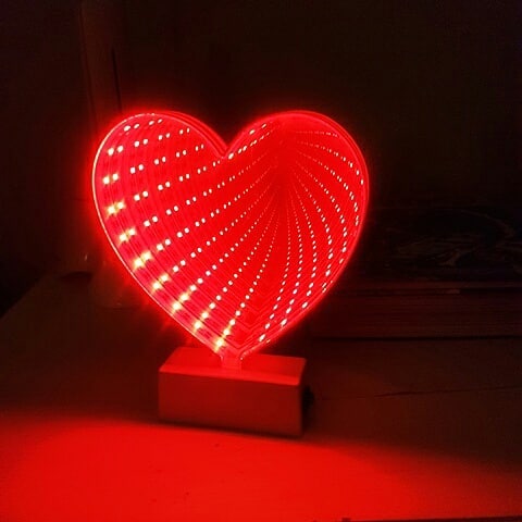 Infinity Heart Mirror LED Lamp (Red) - Chronos